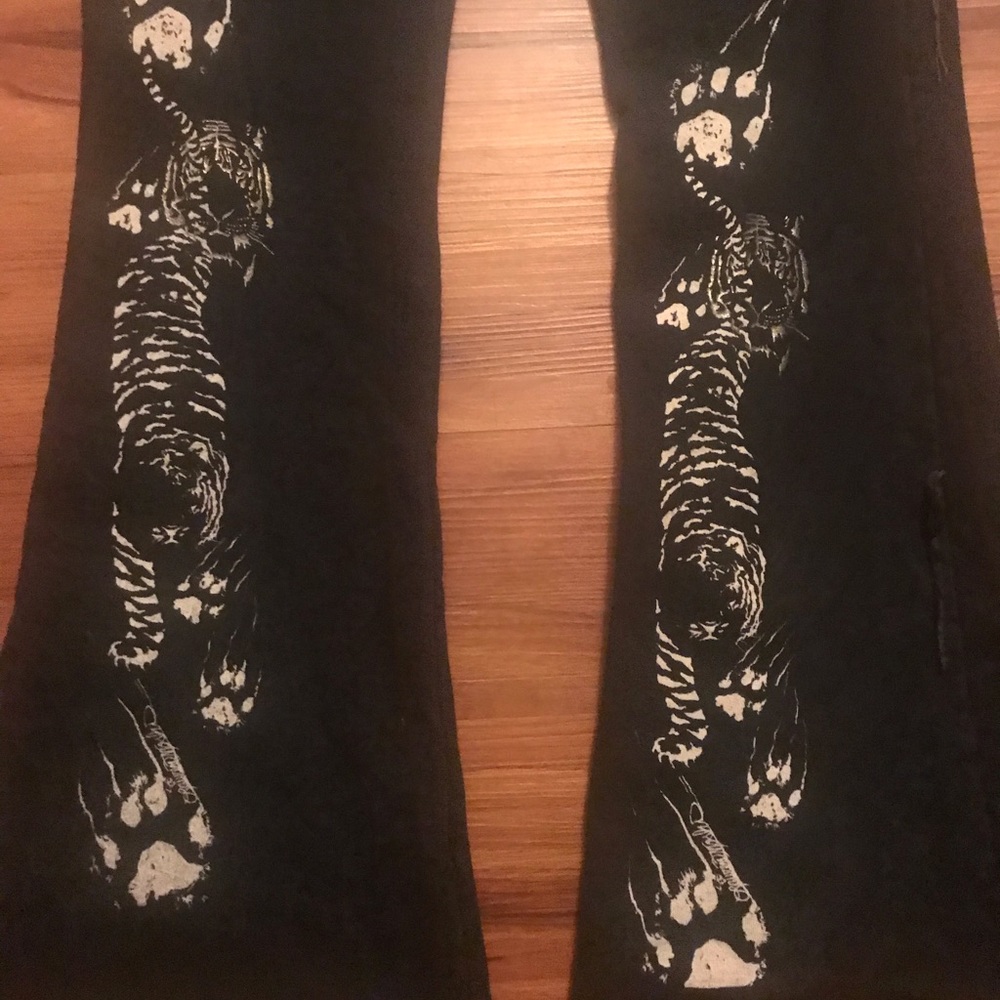 ❤️Tiger Sweats - Picture 3 of 3